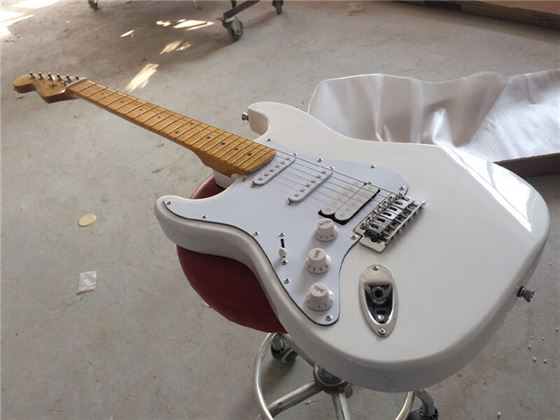 Electric guitar /new ST white COLOR left hand electric guitar/guitar in china